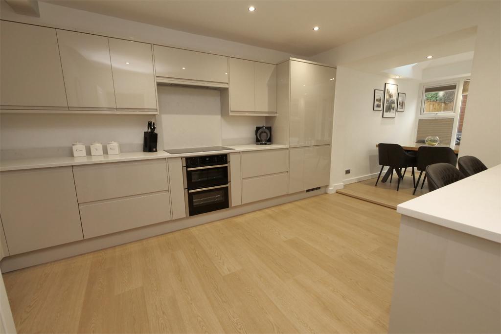 55 Styveton Way, Steeton, 4 bed semidetached house £325,000