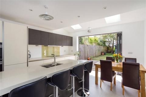 18a Knights Close, Windsor, SL4 5QR