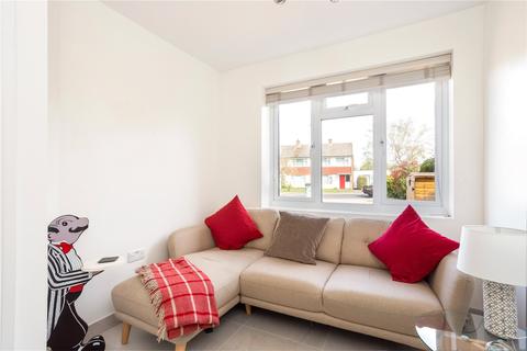 18a Knights Close, Windsor, SL4 5QR