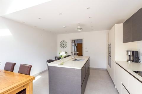 18a Knights Close, Windsor, SL4 5QR