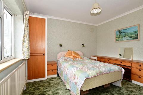 30 Hadley Close, Meopham, Gravesend, DA13 0NX