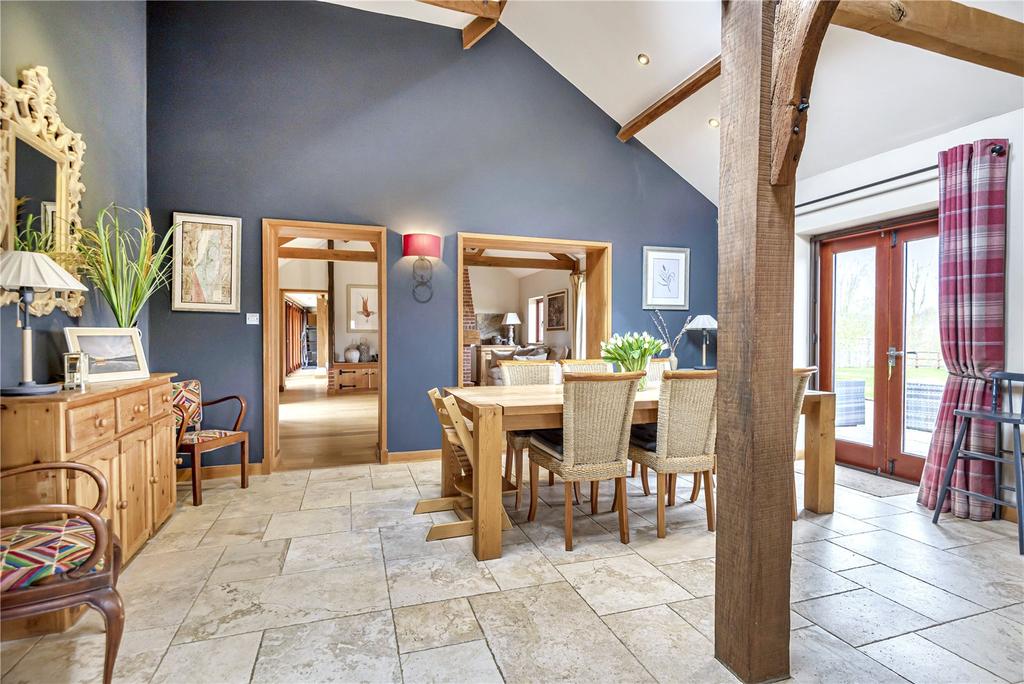 Kitchen Dining Area