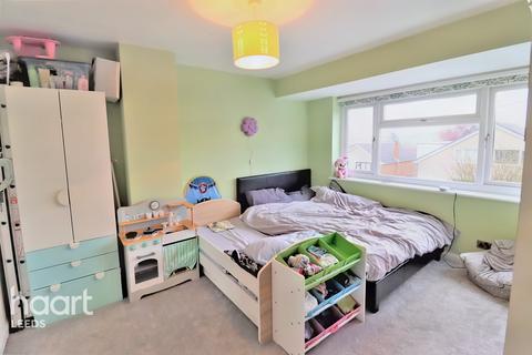 5 Maple Drive, Wetherby, LS22 7QZ