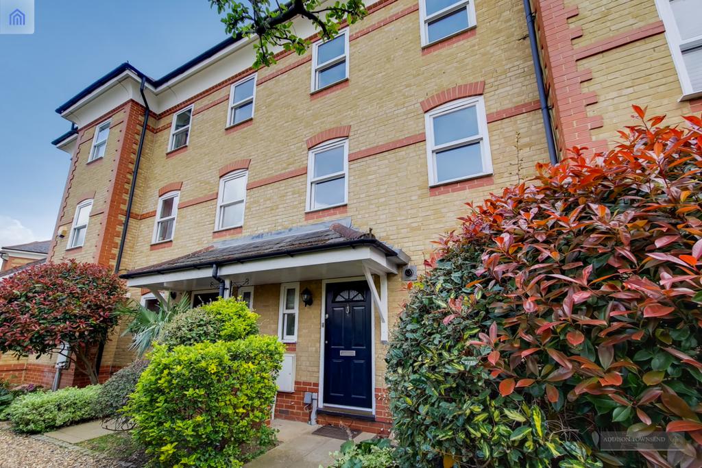 Four Bedroom Terraced House For Sale