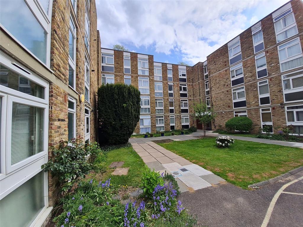 Gordon Road, Ealing, London, W5 2 bed apartment £1,600 pcm (£369 pw)