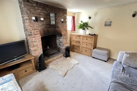 2 bedroom cottage to rent, South Street, Warminster