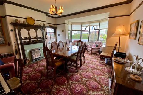10 The Avenue, Collingham, Wetherby, LS22 5BU