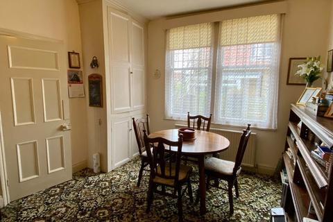 10 The Avenue, Collingham, Wetherby, LS22 5BU