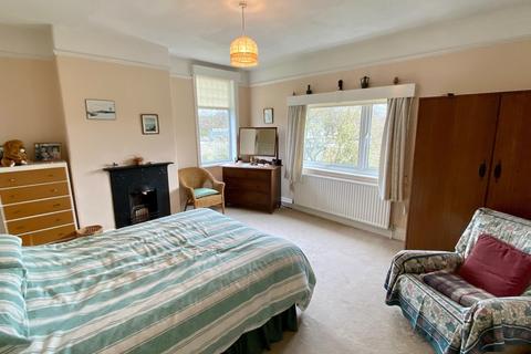 10 The Avenue, Collingham, Wetherby, LS22 5BU