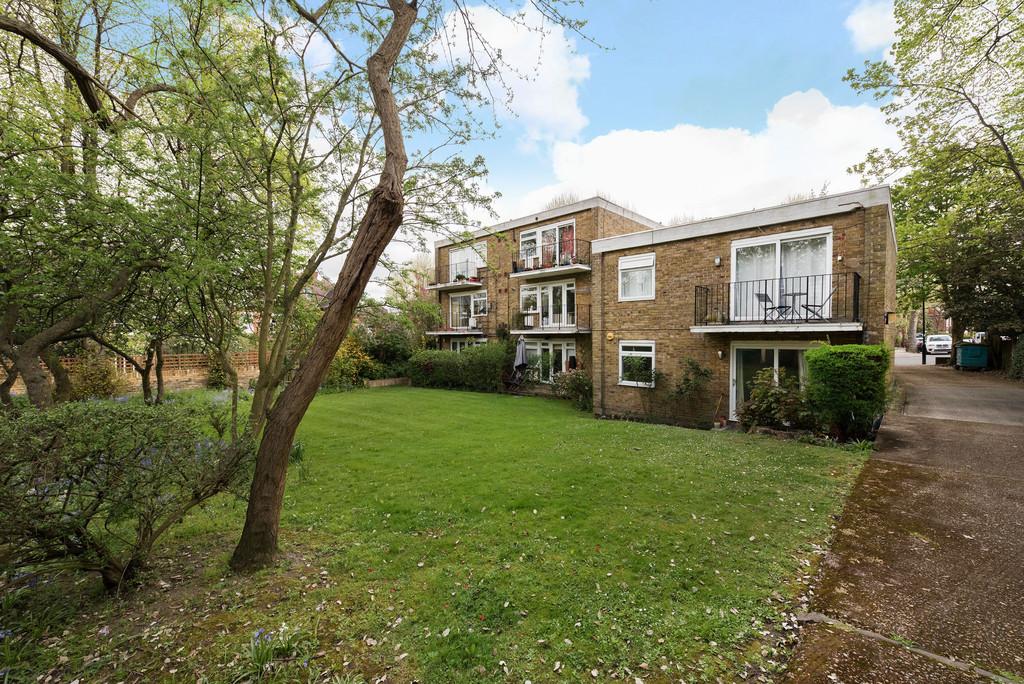 Grove Park, Camberwell, SE5 2 bed apartment £475,000