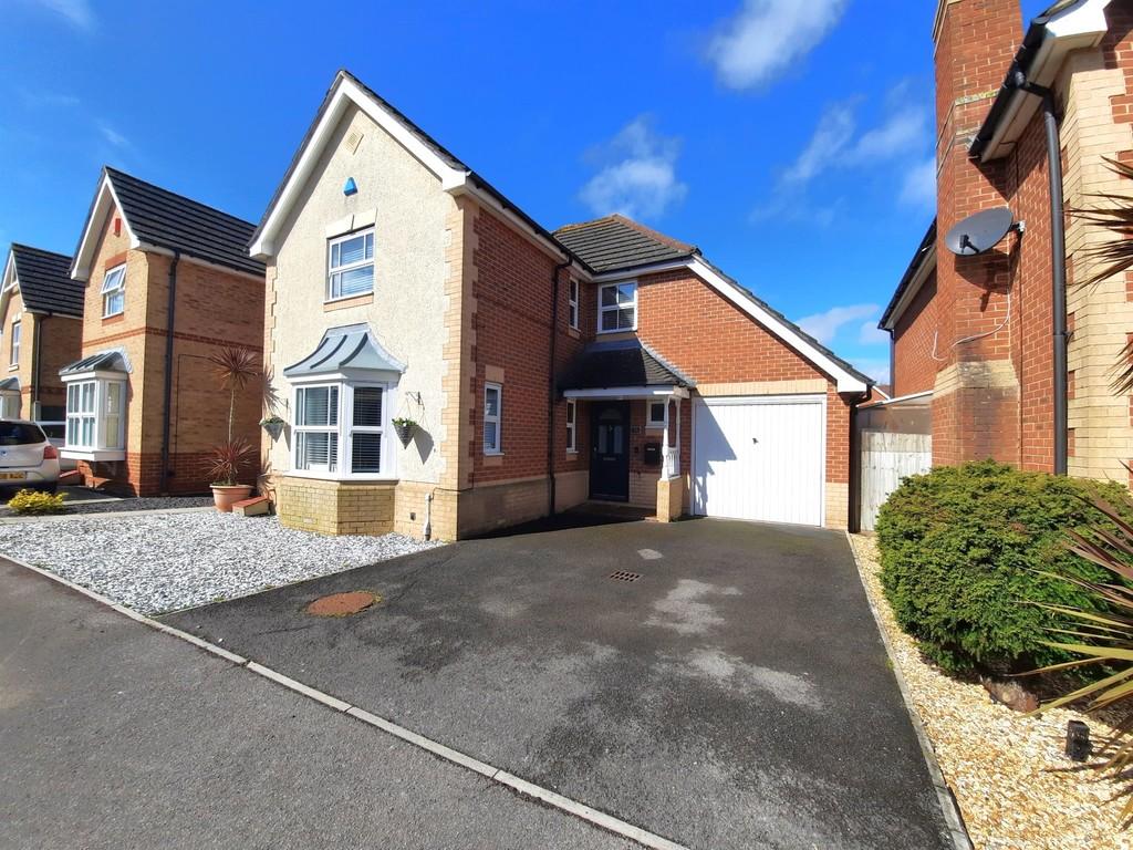 Valerian Avenue, Titchfield Park 4 bed detached house £550,000