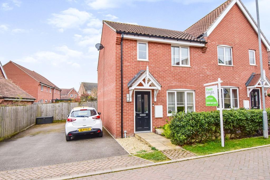 Crown Field Road, Glemsford, cO10 7UL 3 bed semidetached house £280,000