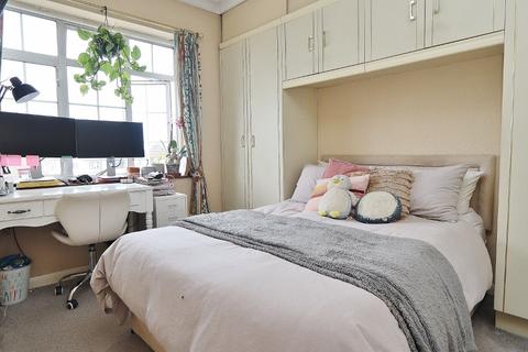 241 Collier Row Lane, Romford, RM5 3JA