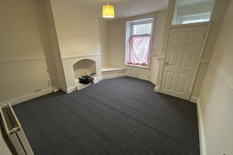 2 bedroom terraced house to rent, Preston Street, Darwen