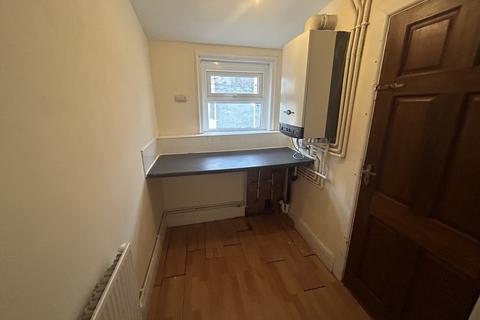 2 bedroom terraced house to rent, Preston Street, Darwen