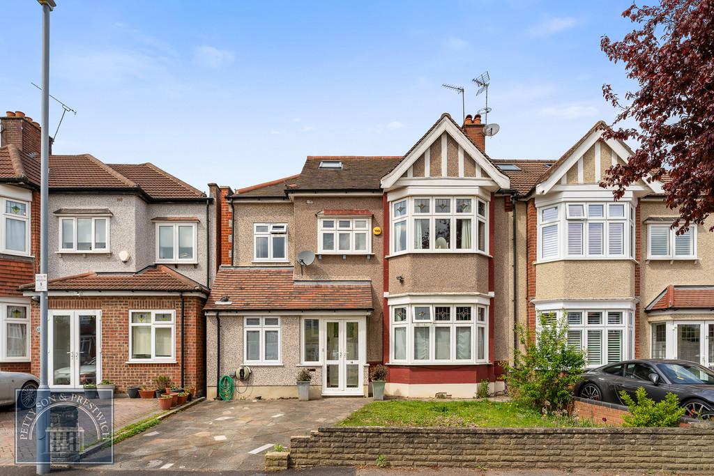 Monmouth Avenue, South Woodford 5 bed semidetached house £1,100,000