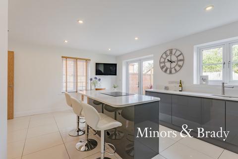 1 Ron Fielder Close, Salhouse, Norwich, NR13 6QY