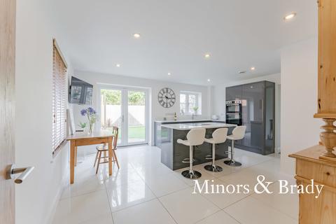1 Ron Fielder Close, Salhouse, Norwich, NR13 6QY