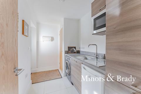 1 Ron Fielder Close, Salhouse, Norwich, NR13 6QY