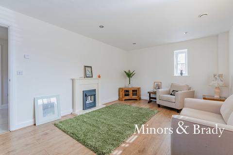 1 Ron Fielder Close, Salhouse, Norwich, NR13 6QY