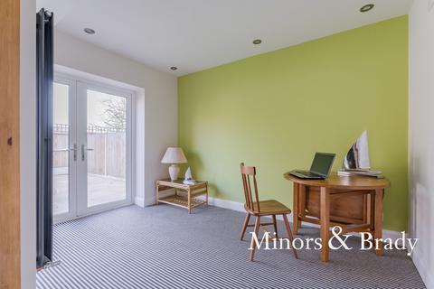 1 Ron Fielder Close, Salhouse, Norwich, NR13 6QY