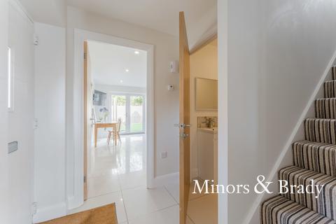 1 Ron Fielder Close, Salhouse, Norwich, NR13 6QY