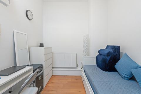 Studio for sale, Caledonian Road, Islington, London, N1