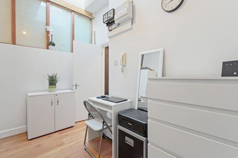 Studio for sale, Caledonian Road, Islington, London, N1