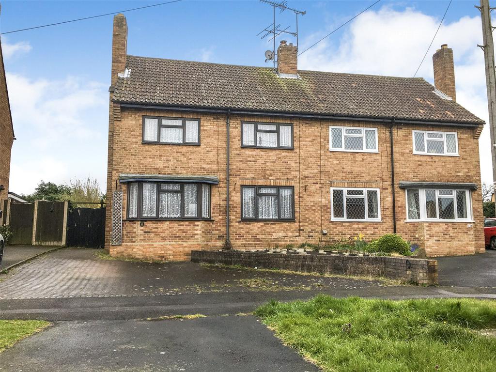 Cedar Drive, Kidderminster... 3 bed semidetached house £250,000