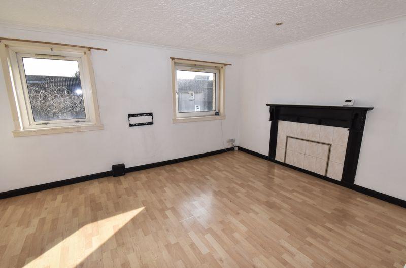 Rennie Road, Kilsyth 3 bed £505 pcm (£117 pw)