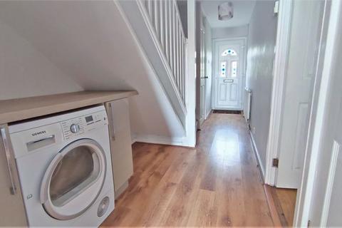 4 bedroom end of terrace house to rent - Eton Place, Farnham