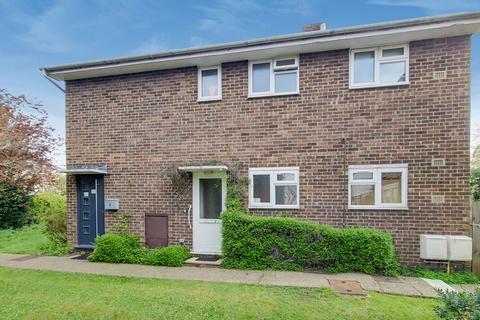 2 Brentmead Close, London, W7 3EW