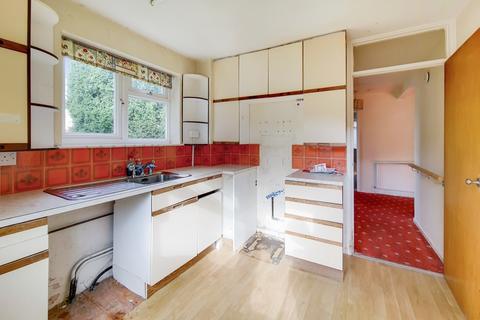 2 Brentmead Close, London, W7 3EW