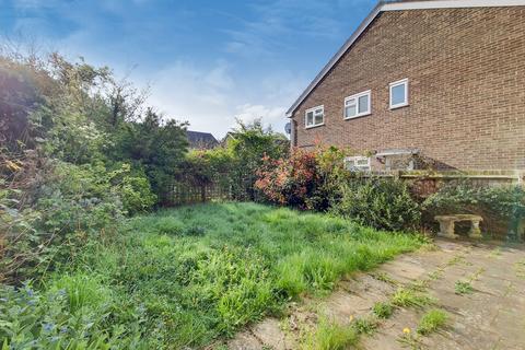 2 Brentmead Close, London, W7 3EW
