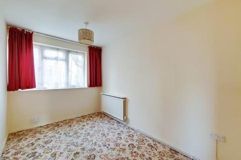 2 Brentmead Close, London, W7 3EW