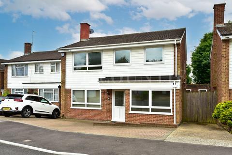 4 bedroom detached house for sale, The Spinney, Potters Bar, EN6