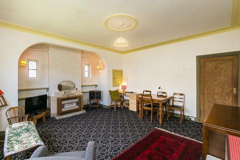 32 Craigleith Drive, Edinburgh, EH4 3JT