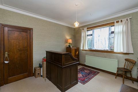 32 Craigleith Drive, Edinburgh, EH4 3JT