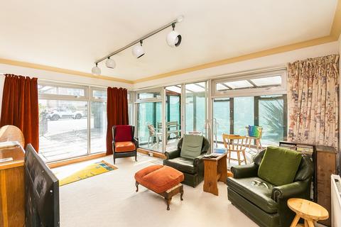 32 Craigleith Drive, Edinburgh, EH4 3JT