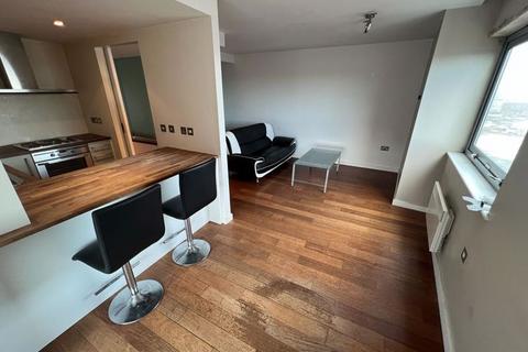 1 bedroom property to rent, Beetham Tower City Centre L3