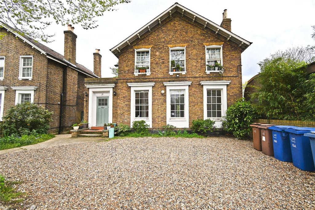 Consort Road, Peckham Rye, London, SE15 2 bed apartment £1,700 pcm (£