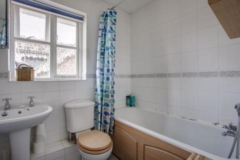 14 Bevan Hill, Chesham, HP5 2QS