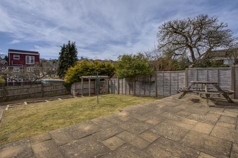 14 Bevan Hill, Chesham, HP5 2QS