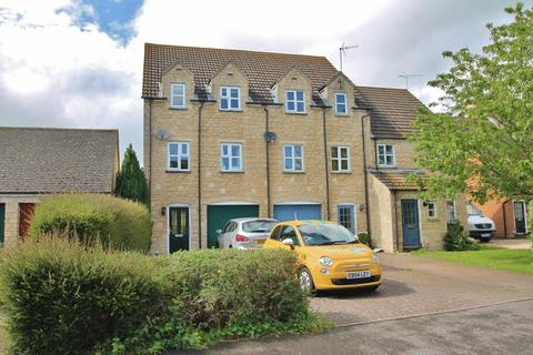 3 bedroom semi-detached house to rent, Perrinsfield, Lechlade, Gloucestershire