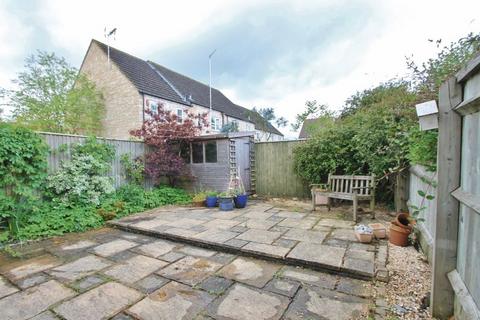 3 bedroom semi-detached house to rent, Perrinsfield, Lechlade, Gloucestershire