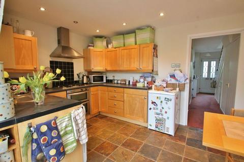 3 bedroom semi-detached house to rent, Perrinsfield, Lechlade, Gloucestershire