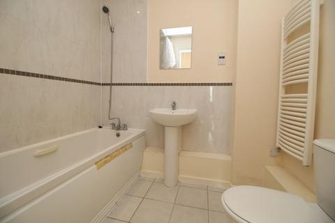 2 bedroom flat to rent, 30 Bath Road, Slough, SL1