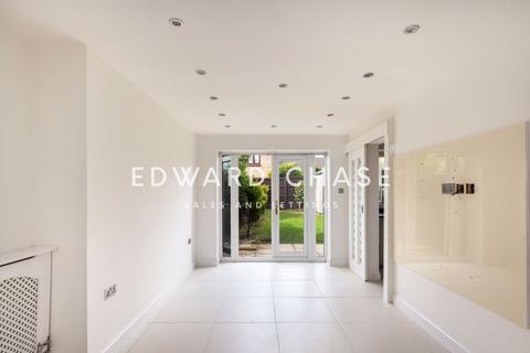 undefined, Trafford Close, Hainault, IG6