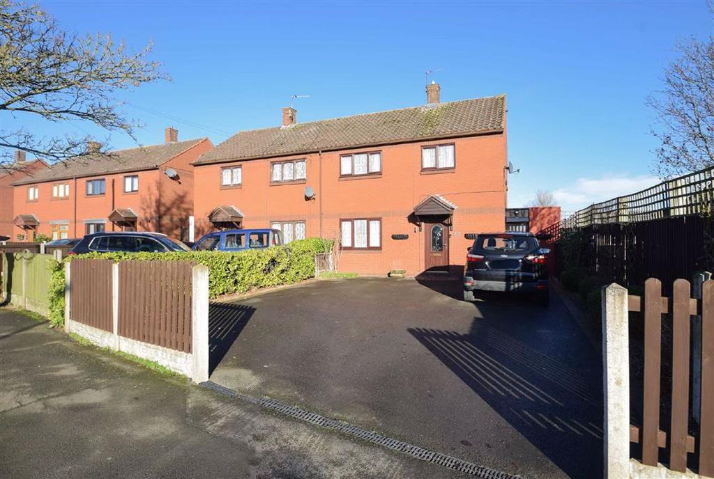 Meadow Farm Drive, Shrewsbury... 3 bed semidetached house £230,000