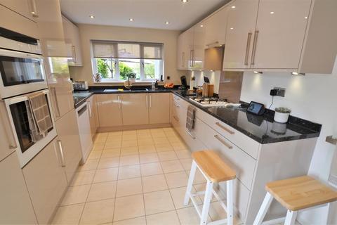 8 Hodgson Close, Fritwell, Bicester, OX27 7QB